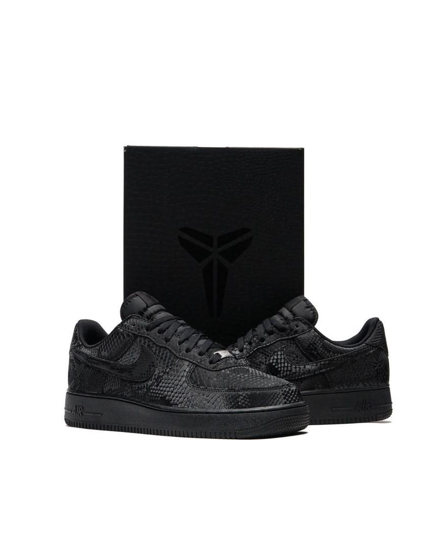 NIKE AIR FORCE 1 '07 LOW