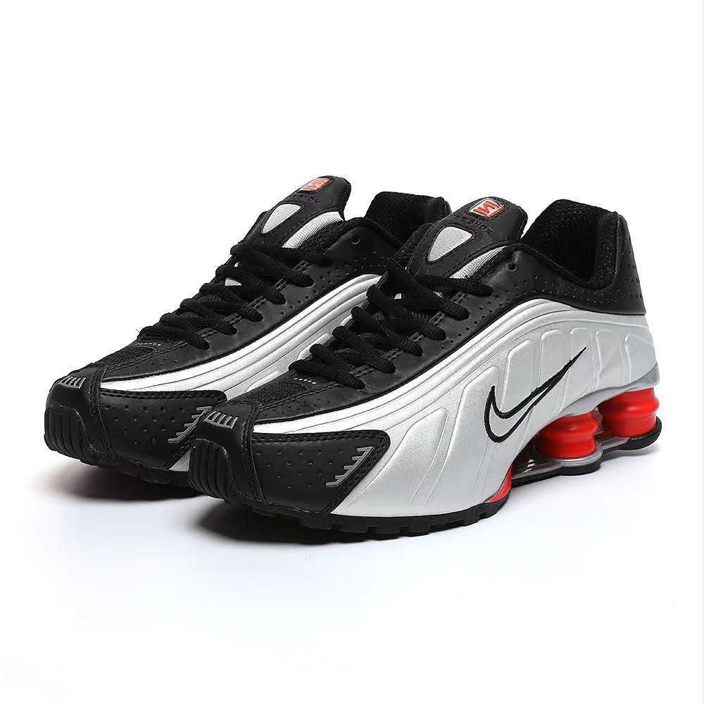 NIKE SHOX R4