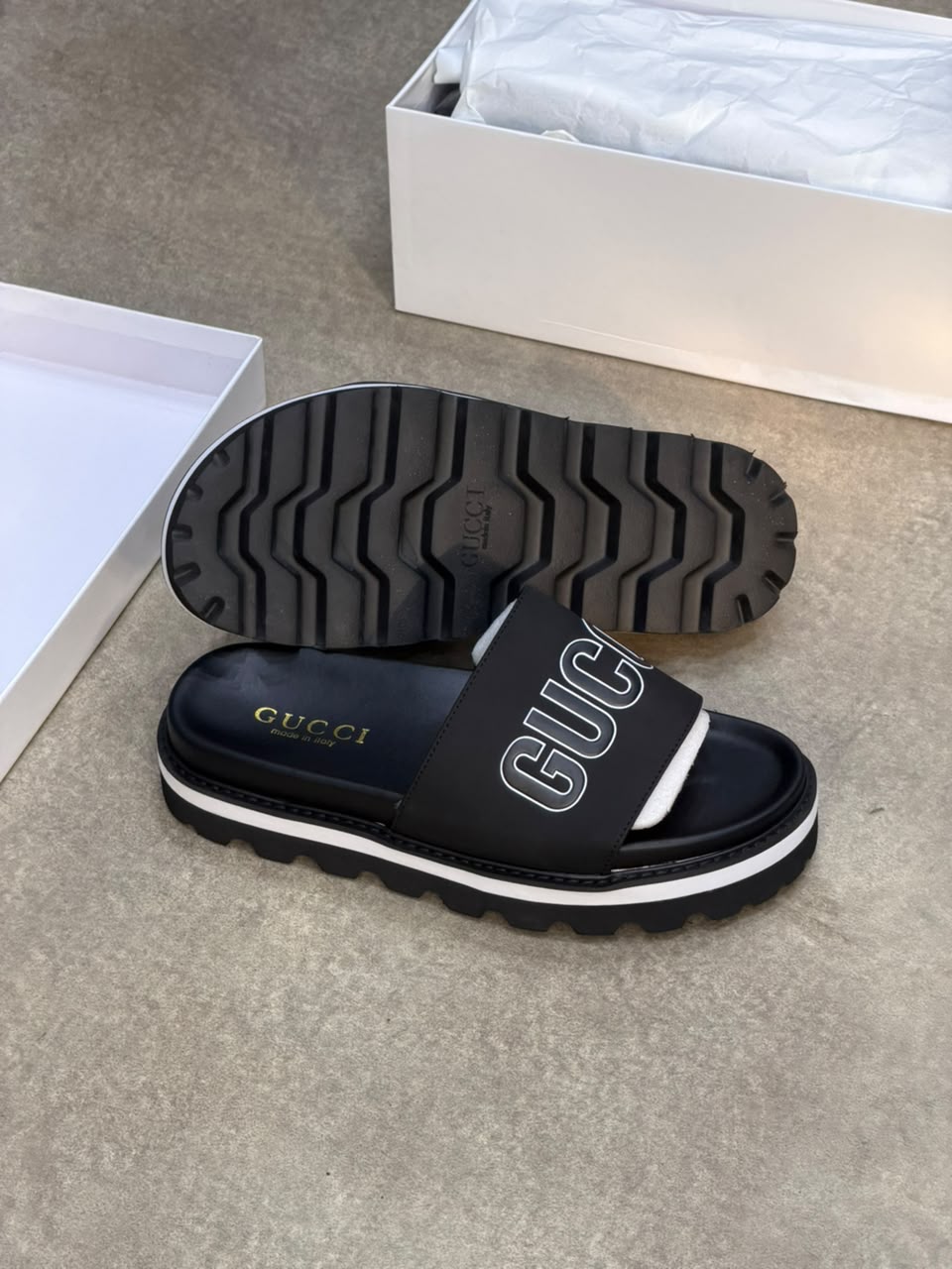 CLAQUETTES GUCCI GG SUPREME