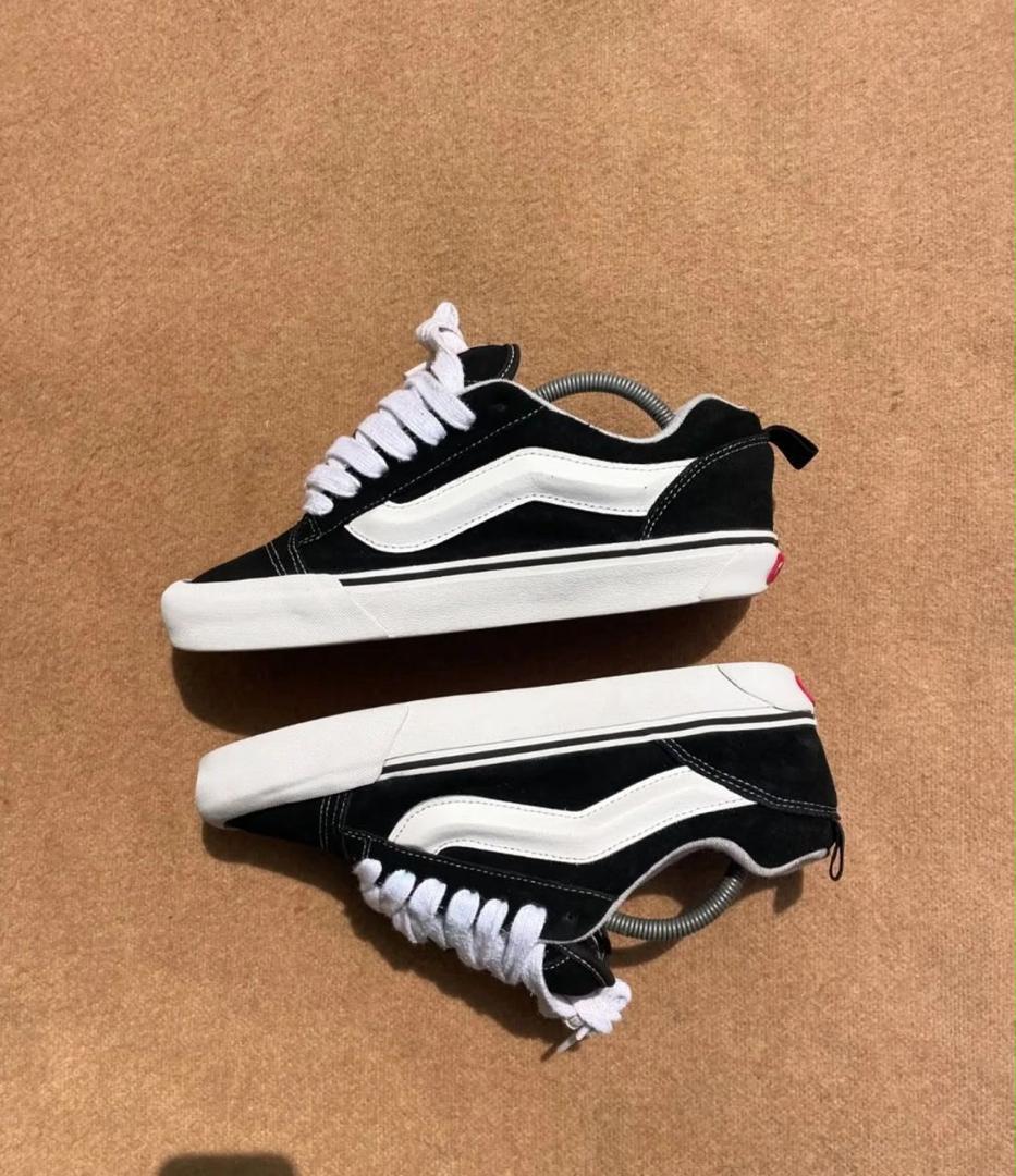 VANS KNU SKOOL